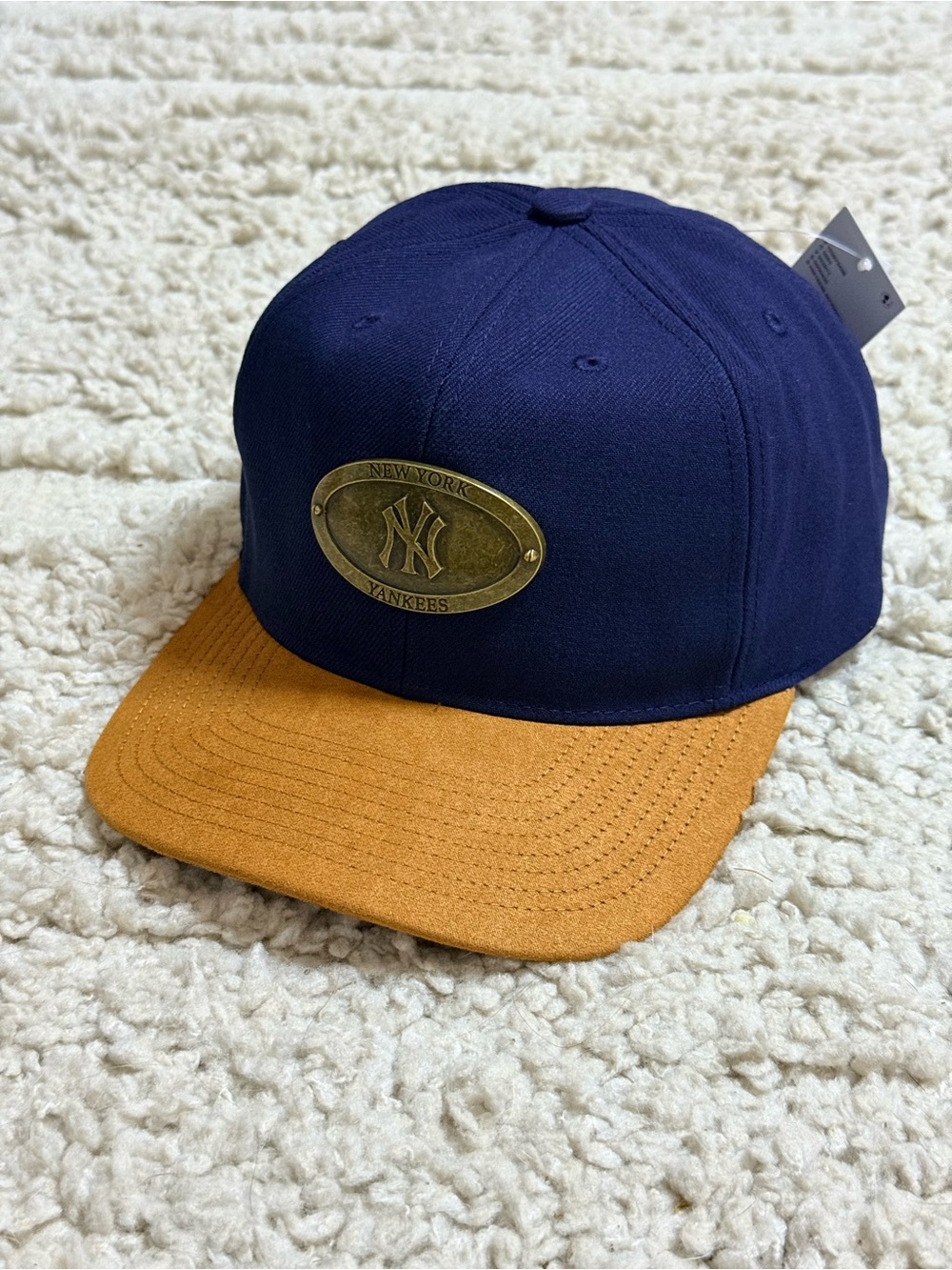 Mitchell & Ness MLB New York Yankees Metal Logo Tag Snapback Hat
